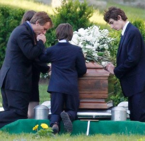 praying-over-kennedy-coffin
